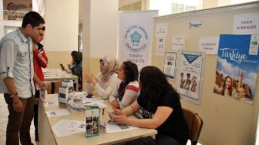 Ne&uuml; Meslek Tanıtım Fuarına Ev Sahipliği Yapıyor