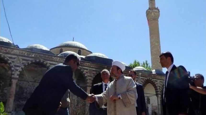 Diyanet İşleri Başkanı G&ouml;rmez&rsquo;den Kurşunlu Camii&rsquo;ne Ziyaret