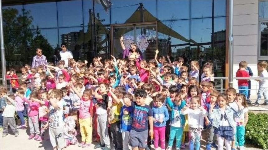 Manisa B&uuml;y&uuml;kşehir&rsquo;in Miniklerine B&uuml;y&uuml;k Eğlence
