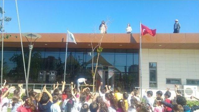 Manisa Büyükşehir’in Miniklerine Büyük Eğlence