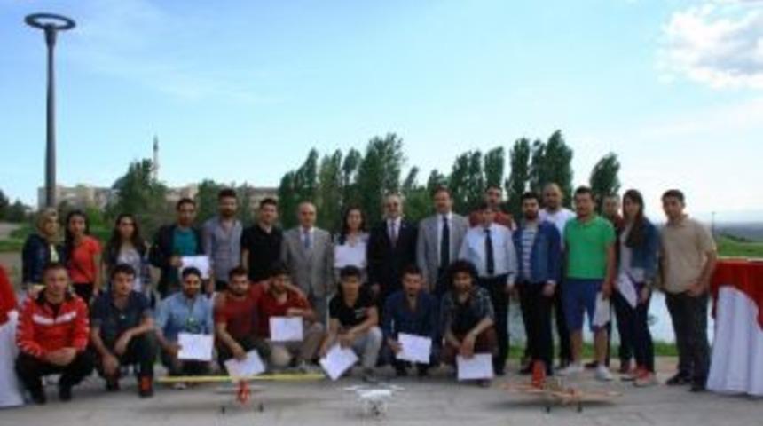 Sim&uuml;lat&ouml;rl&uuml; Model U&ccedil;ak Kursu Sertifika T&ouml;reni D&uuml;zenlendi