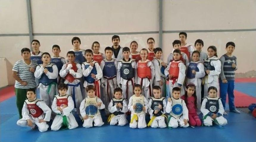 Fo&ccedil;alı Taekwondocular Eskişehir Yolcusu