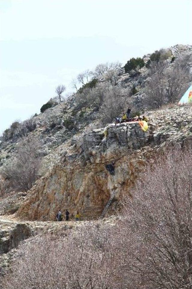 Babadağ’da Paraşüt Kazası: 1 Yaralı