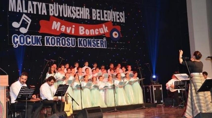&Ccedil;ocuk Korosu, Coşkulu Bir Gece Yaşattı