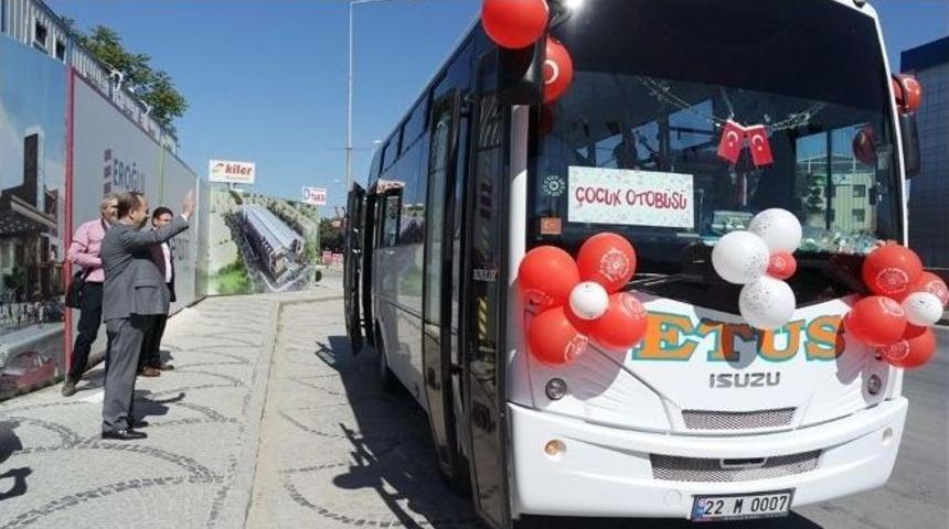 &Ccedil;ocuk Otob&uuml;s&uuml; Yollarda