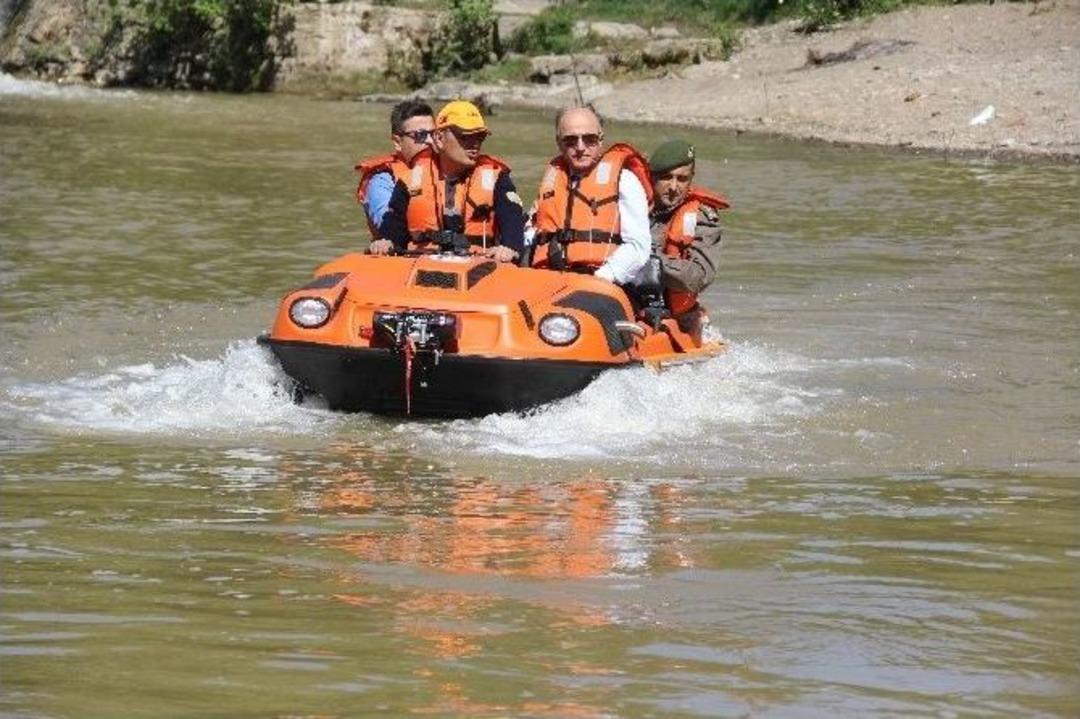 8x8 Amfibik Ara&ccedil; Hayat Kurtaracak