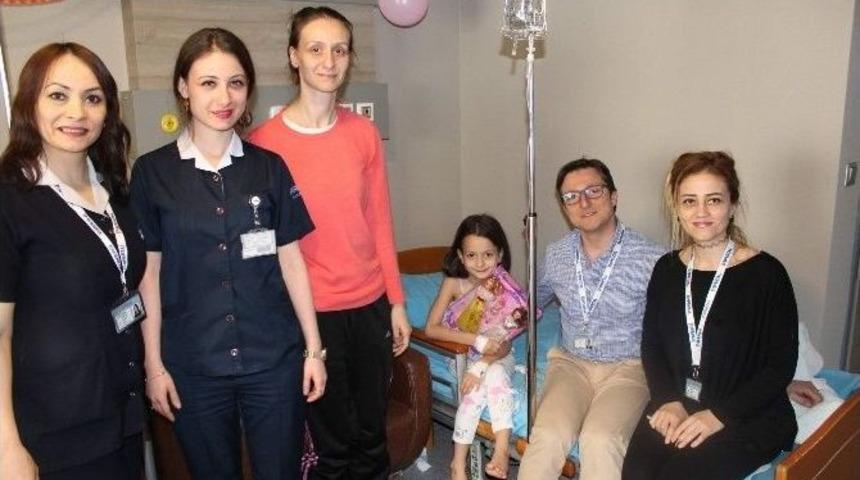 &Ccedil;ocuk Servisinde Yatan &Ccedil;ocukları Unutmadılar