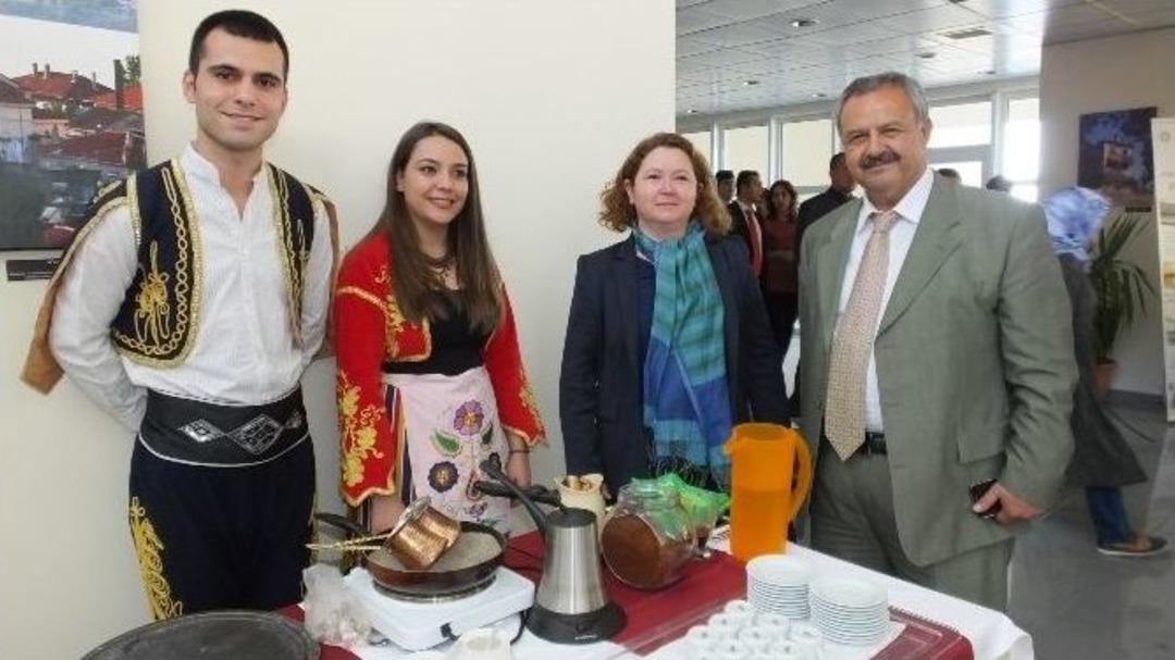 Burhaniye Uygulamalı Bilimler De Şenlik Coşkusu