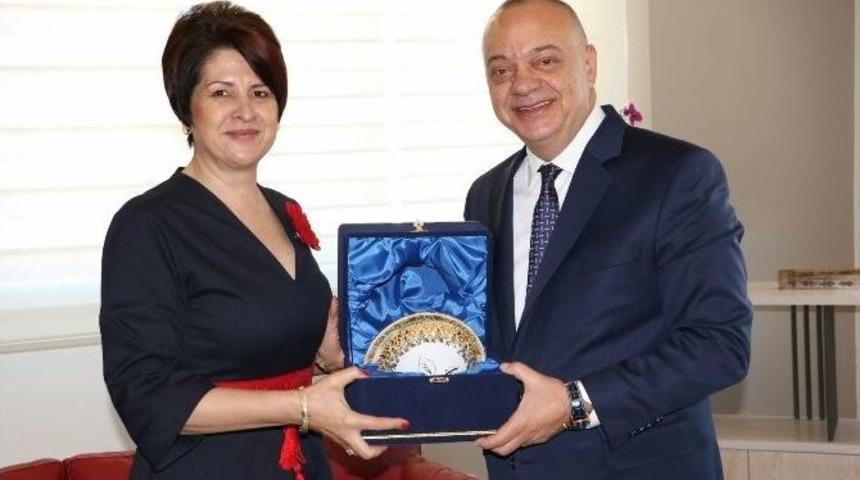 Başkan Erg&uuml;n, Romanya İzmir Başkonsolosu&rsquo;nu Ağırladı