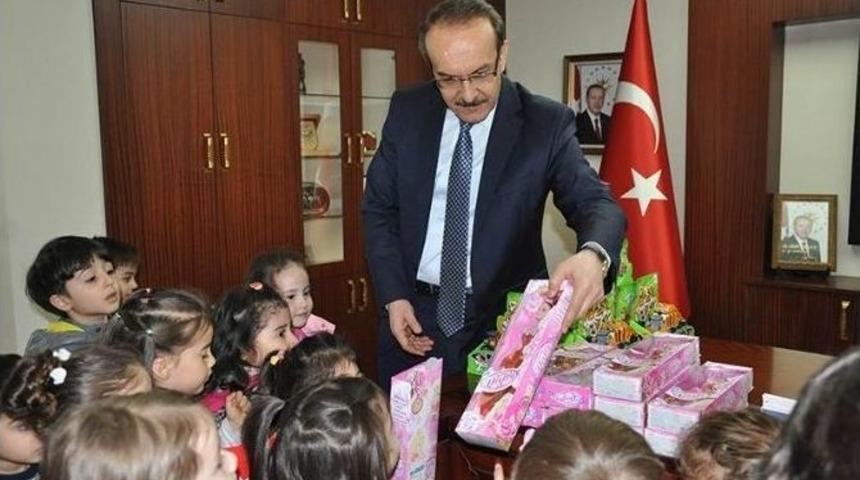 Miniklerden Vali Yavuz&rsquo;a 23 Nisan Ziyareti