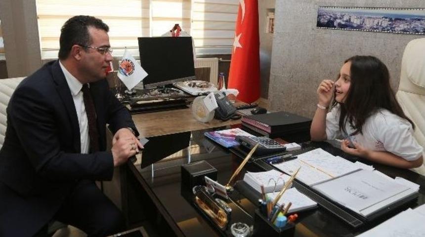 &Ccedil;ocuk Başkan Se&ccedil;imle Geldi