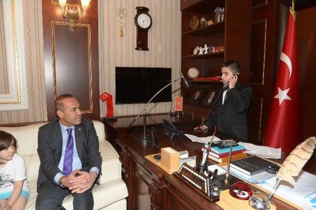 &Ccedil;ocuk Başkan&rsquo;dan "adanalı Her Yerde Okur" Projesi