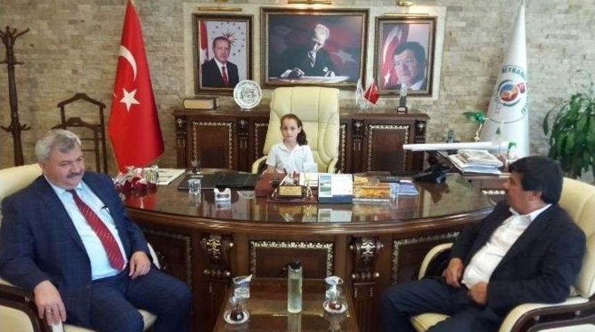 Hizmet İ&ccedil;in Milletvekilinden Destek İstedi