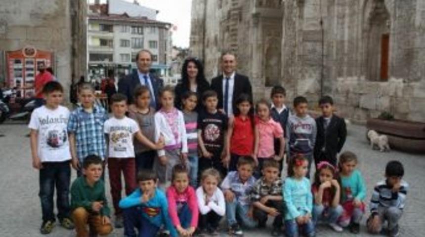 Sesob Başkanı K&ouml;ksal, 23 Nisan Ulusal Egemenlik Ve &Ccedil;ocuk Bayramı&rsquo;nı Kutladı