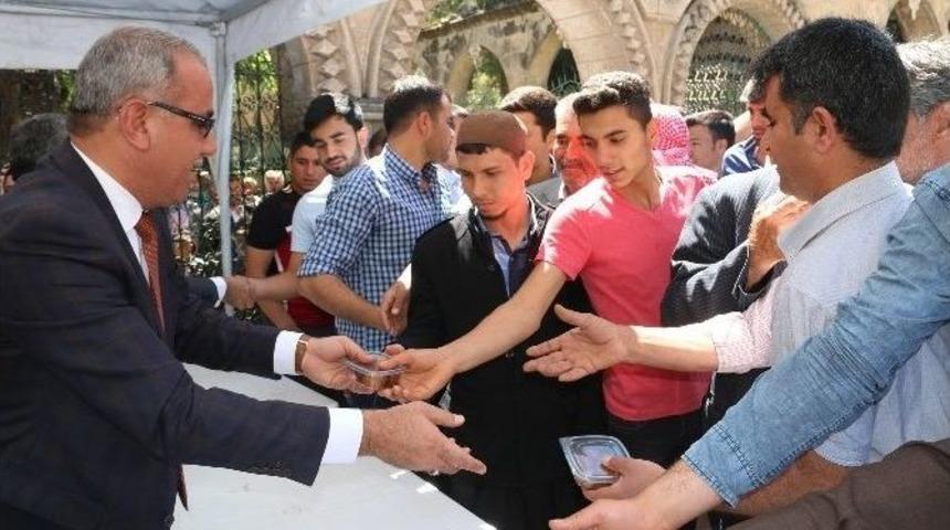 B&uuml;y&uuml;kşehir Belediyesinden Lokma İkramı