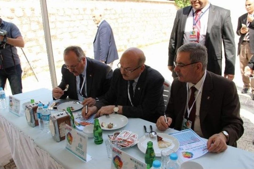 Oyuncu Gafur Uzuner Yemek Yarışmasına Renk Kattı