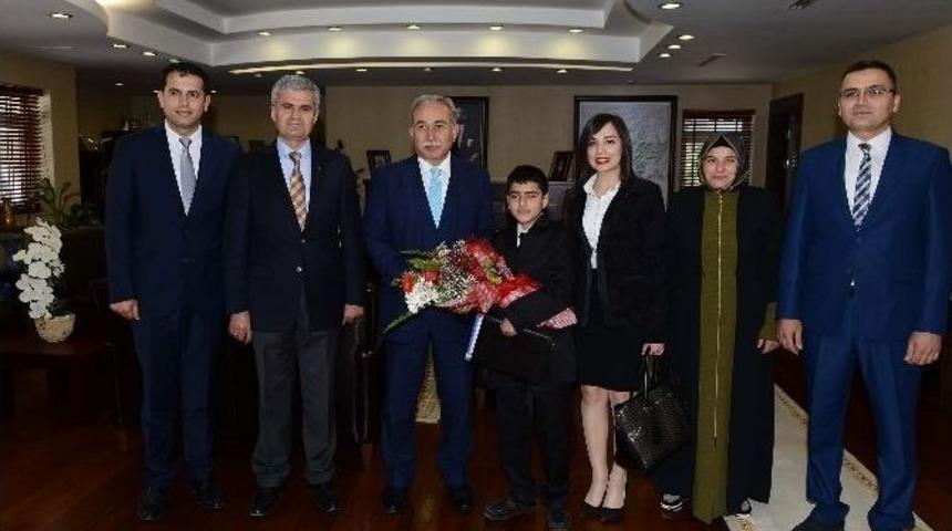 Temsili Vali: "&uuml;lkemizi Aydınlık Yarınlara Taşıyacağız"