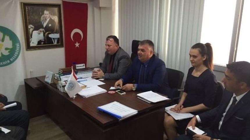 Gen&ccedil;oğlu, Akhisarlı Muhtarlarla Buluştu