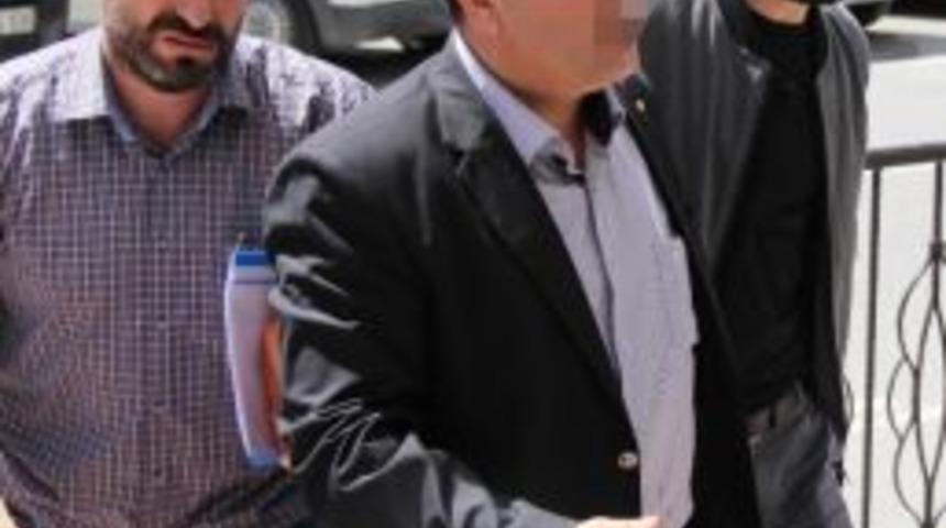 Polisin Tuvalette Unuttuğu Silahı Alan Serbest