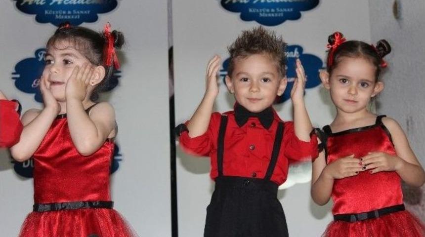 &Ccedil;ocuklar Bayram Yaptı