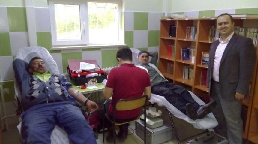 &Ccedil;arşamba G&uuml;l&ouml;ren&rsquo;de Rekor Kan Bağışı