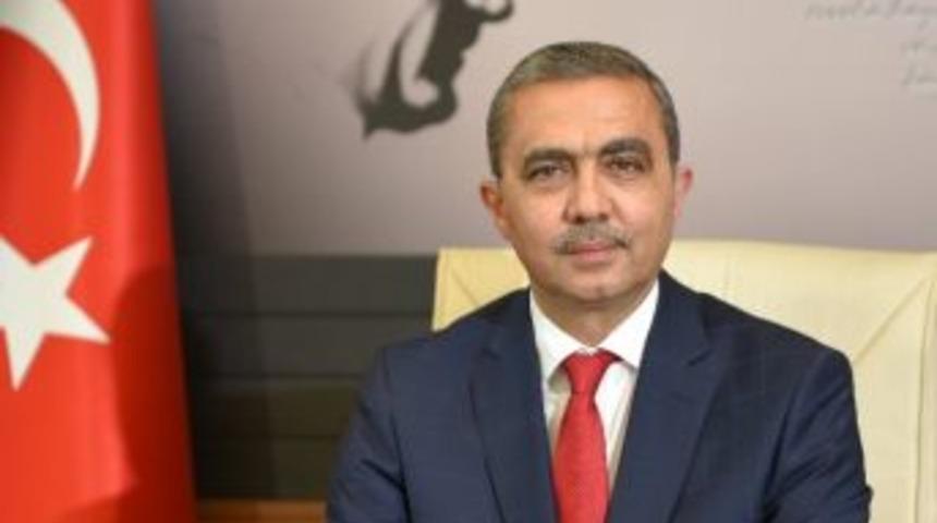 Rekt&ouml;r G&uuml;ven&ccedil;&rsquo;ten 23 Nisan Ulusal Egemenlik Ve &Ccedil;ocuk Bayramı Kutlaması