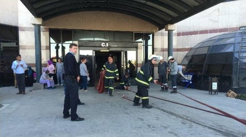 Kocaeli&rsquo;de &Uuml;niversite Hastanesinde Yangın