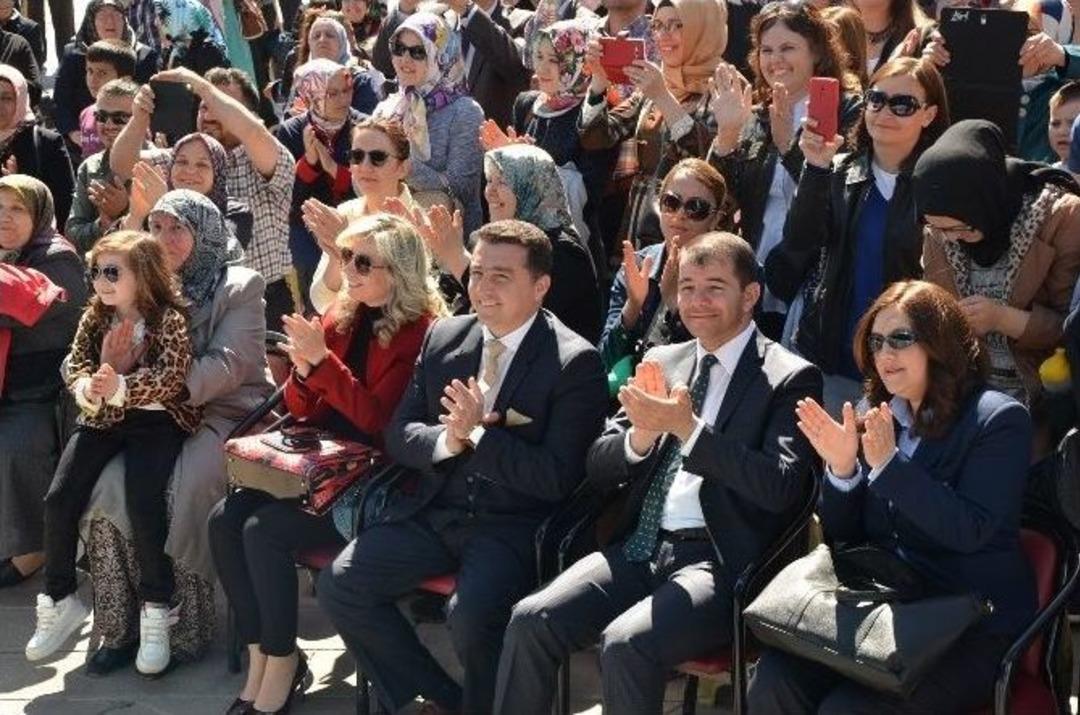 23 Nisan 4. &Ccedil;ocuk Festivali&rsquo;nde Eğlence Tam Gaz