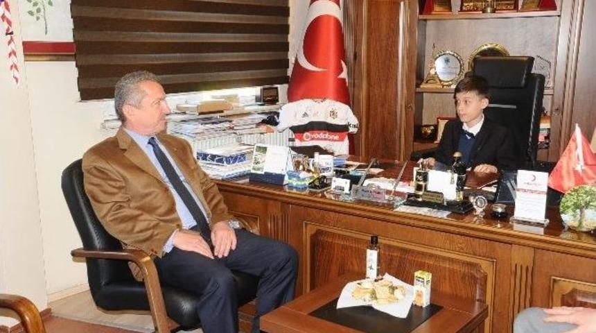 &Ccedil;aycuma&rsquo;da Makamlara &Ccedil;ocuklar Oturdu