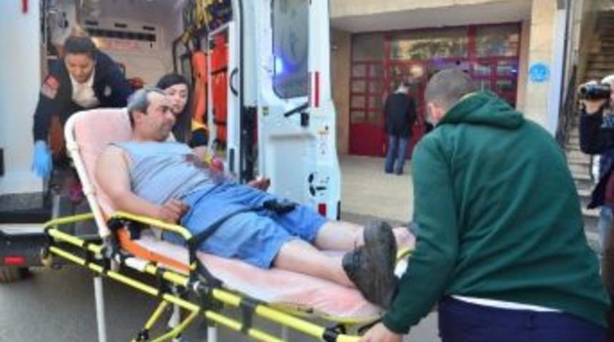 Eşiyle Tartışırken Kendisini Bı&ccedil;akladı