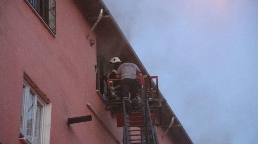 Hatay&rsquo;da Ev Yangını