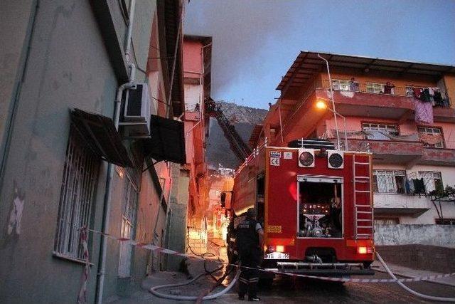 Hatay’da Ev Yangını