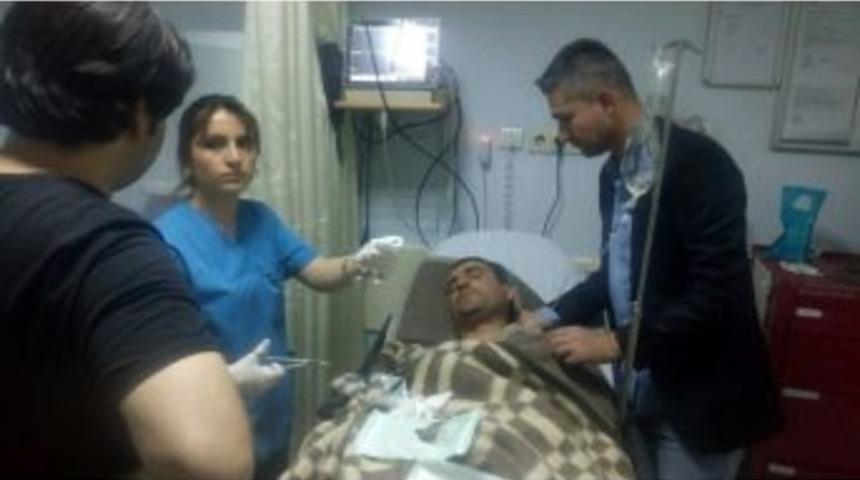 Yaralı İş&ccedil;iyi Sırtlarında Taşıyararak Hastaneye Yetiştirdiler