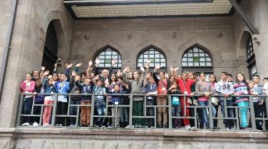 Milli Eğitim Bakanı Avcı&rsquo;dan 23 Nisan Mesajı