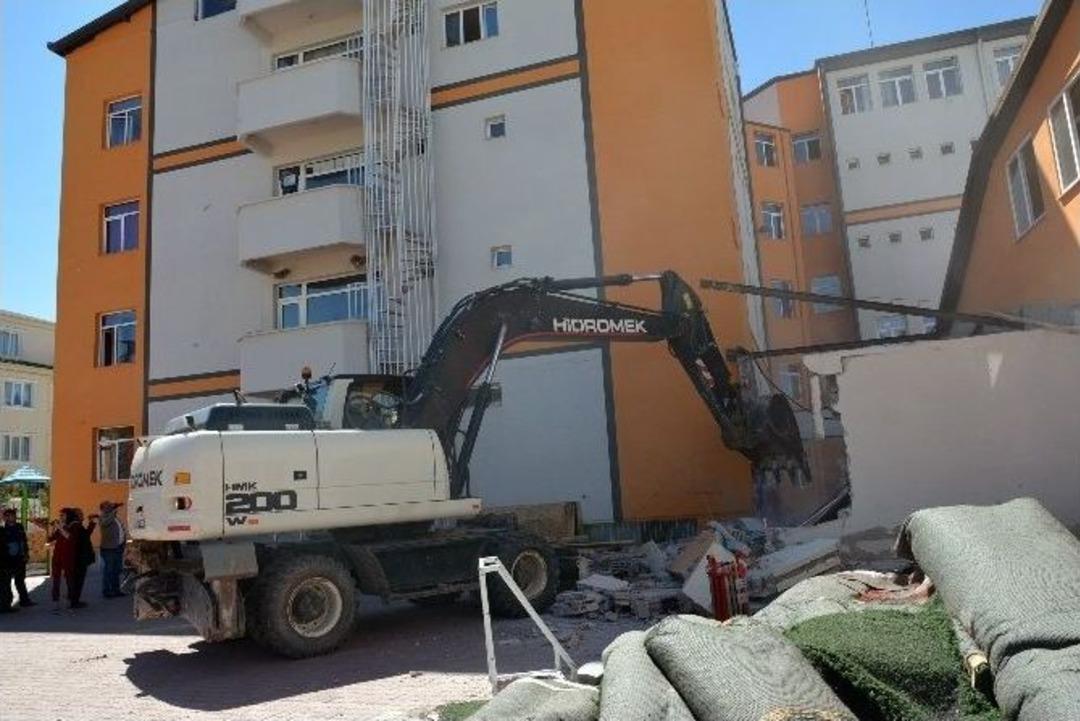 Aksaray&rsquo;da Paralel Yapının Dershane, Okul Ve Yurtlarına, Yıkım Ve M&uuml;h&uuml;rleme
