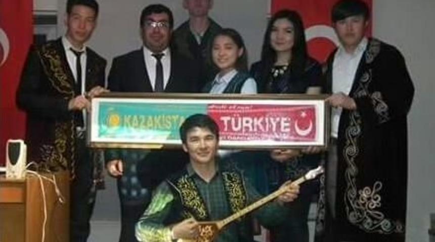 Güneş Vakfı Kazakistan Uyruklu Öğrencileri Ağırladı