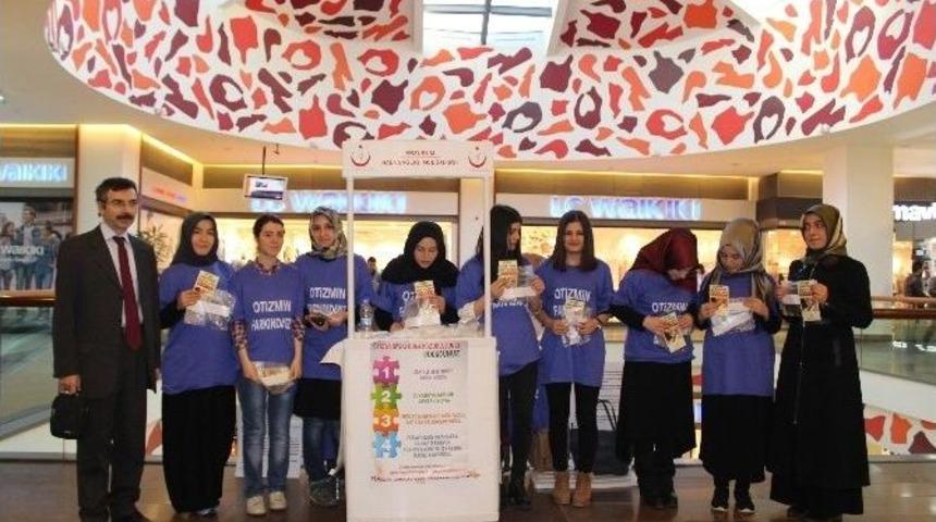 İki Leblebi İle Otizm&rsquo;e Farkındalık Oluşturdular