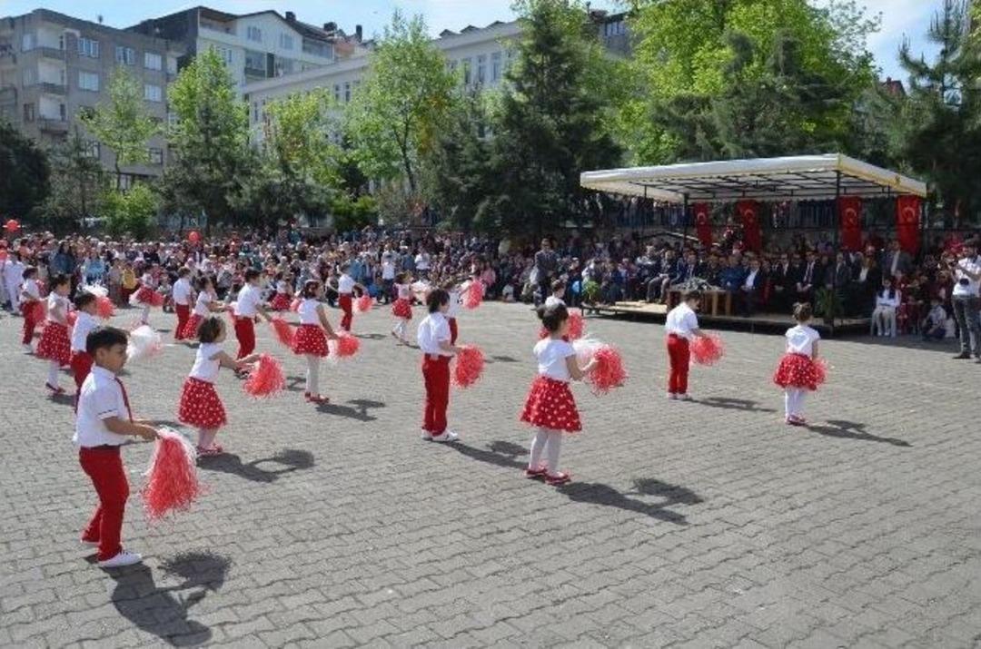 23 Nisan Coşkuyla Kutlandı