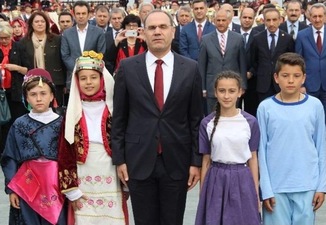 İzmir&rsquo;de 23 Nisan Coşkusu