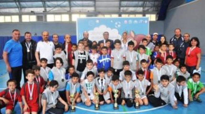 Futsal Şampiyonlarının Kupa Sevinci