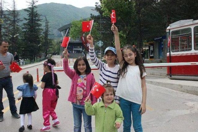 Bursa’da Çocukların Ücretsiz Teleferik Sevinci