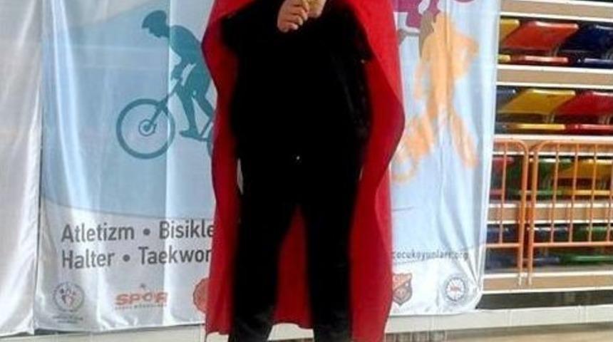 Zehra G&uuml;nd&uuml;z Tekvando Da Altın Madalya Kazandı