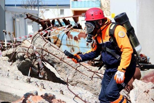 Afad’ın Hizmet İçi Ve Okullara Yönelik Eğitim Faaliyetleri Devam Ediyor