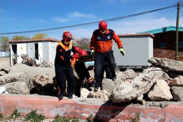 Afad’ın Hizmet İçi Ve Okullara Yönelik Eğitim Faaliyetleri Devam Ediyor