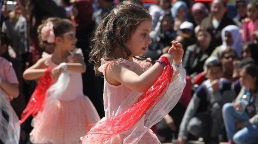 Ardahan&rsquo;da 23 Nisan Coşkusu