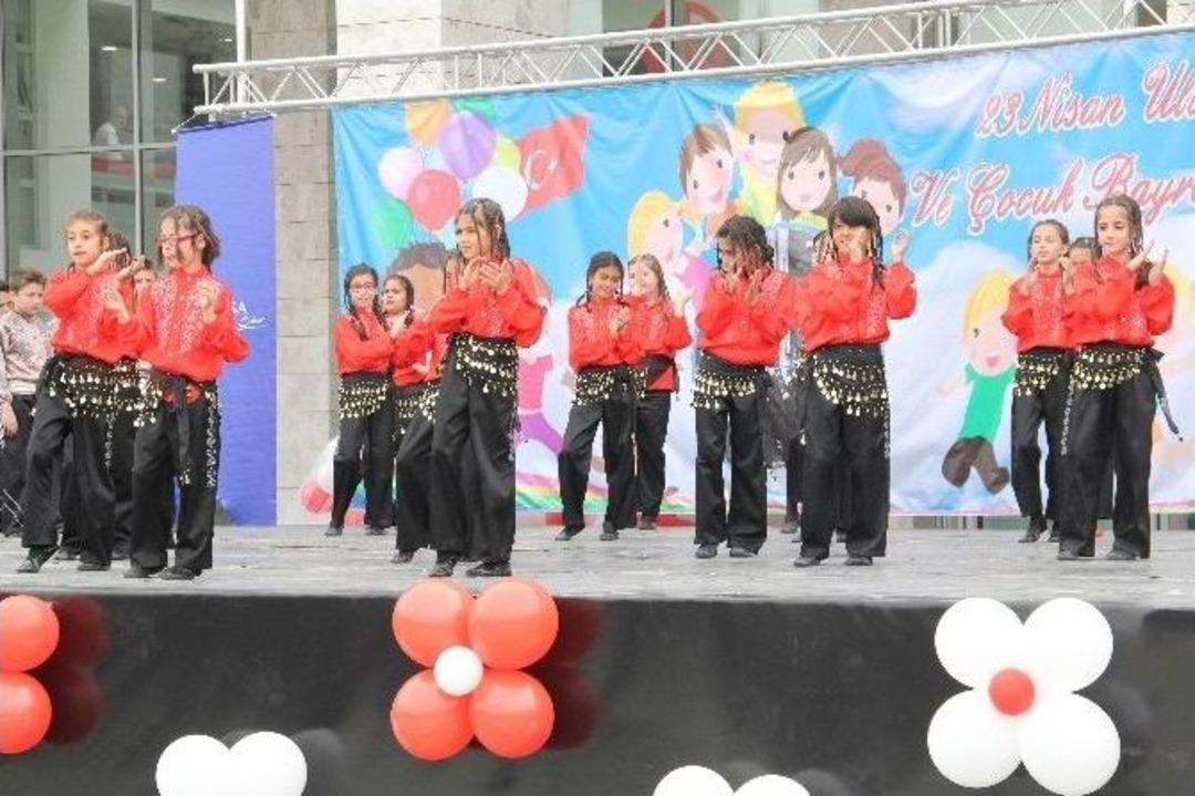 Bursa&rsquo;da 23 Nisan Coşkusu