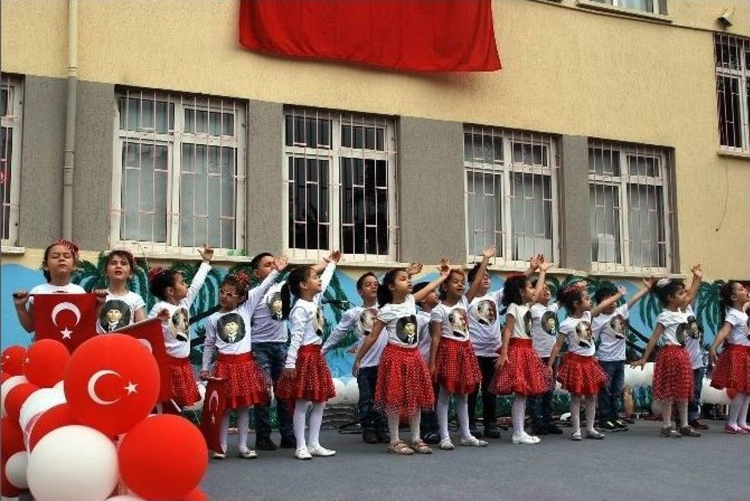 Salihli&rsquo;de 23 Nisan Coşkusu