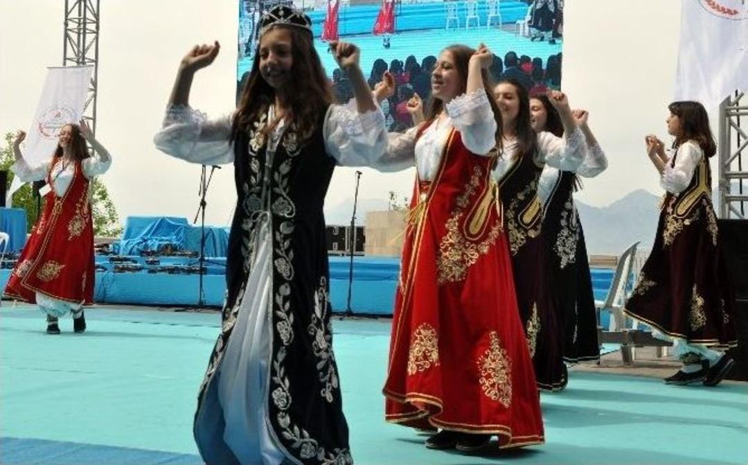 Antalya&rsquo;da 23 Nisan Ulusal Egemenlik Ve &Ccedil;ocuk Bayramı Kutlamaları