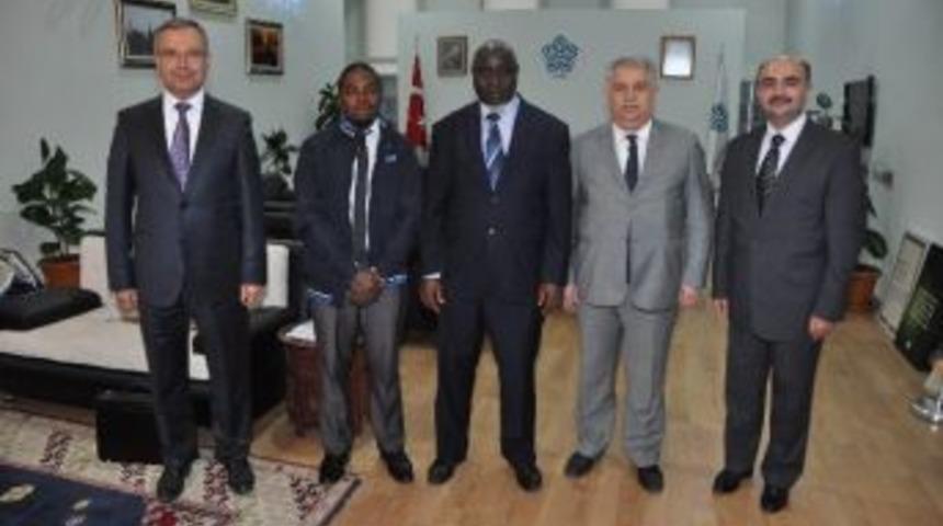 Neü İle Uganda İslam Üniversitesi Protokol İmzaladı