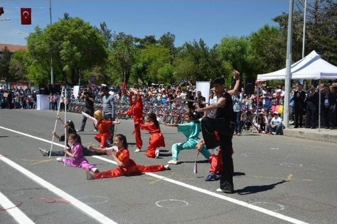 Diyarbakır&rsquo;da 23 Nisan Kutlaması